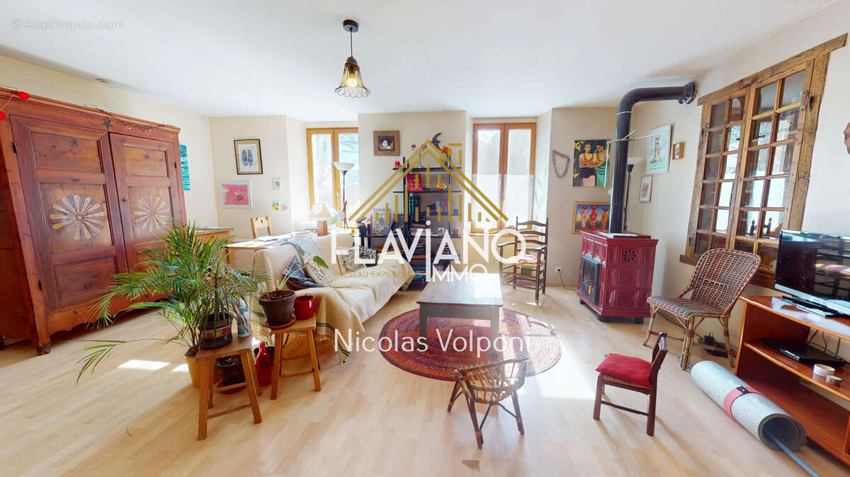 Appartement à SAINT-PAUL-SUR-UBAYE