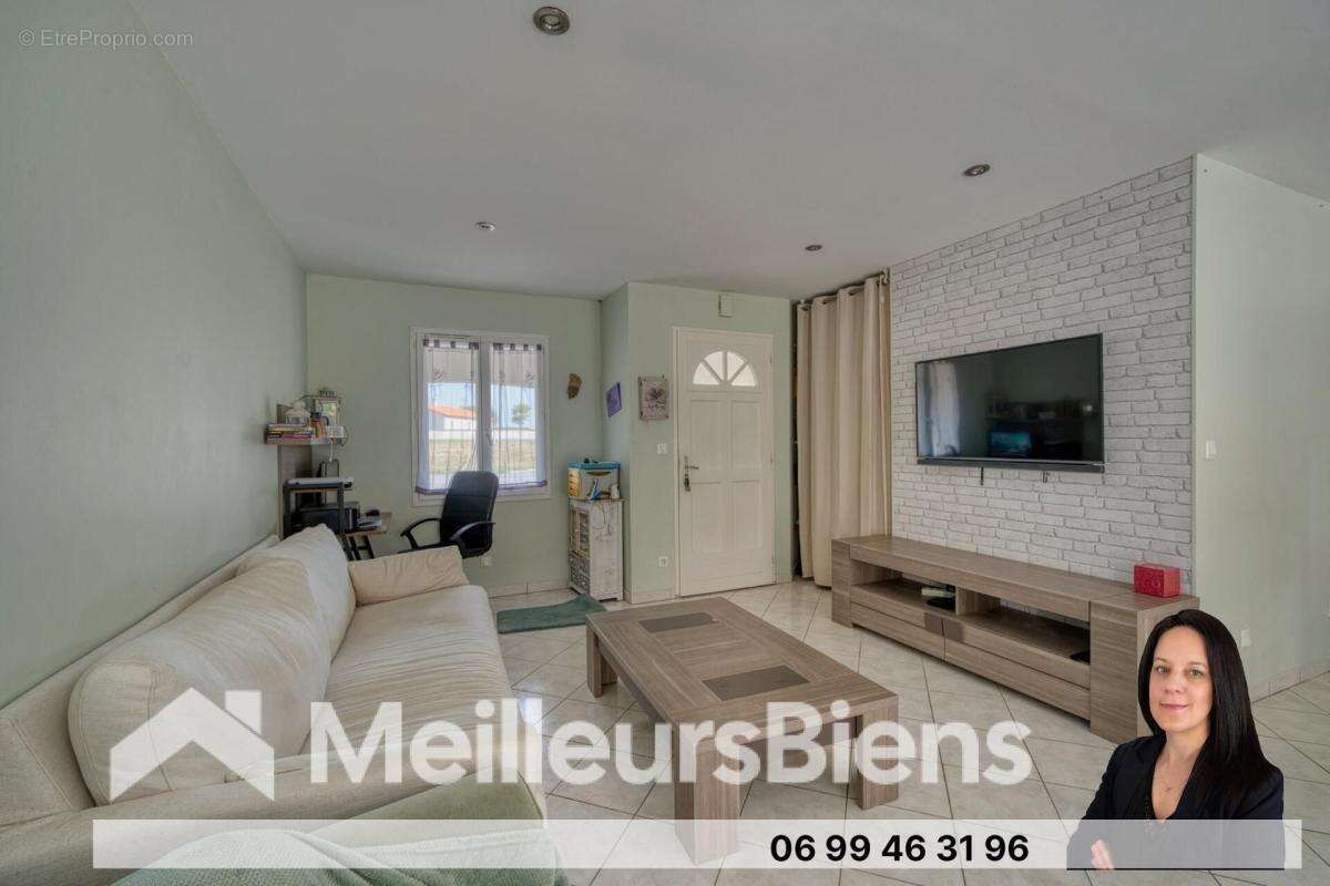 Maison à SAINT-HILAIRE-DU-BOIS