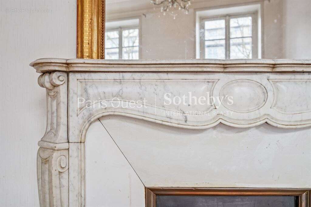 Appartement à NEUILLY-SUR-SEINE