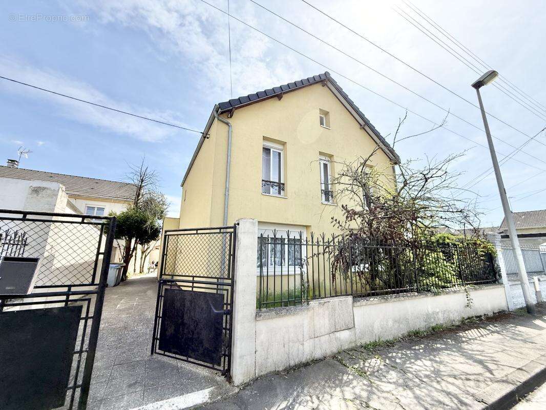 Maison à AULNAY-SOUS-BOIS