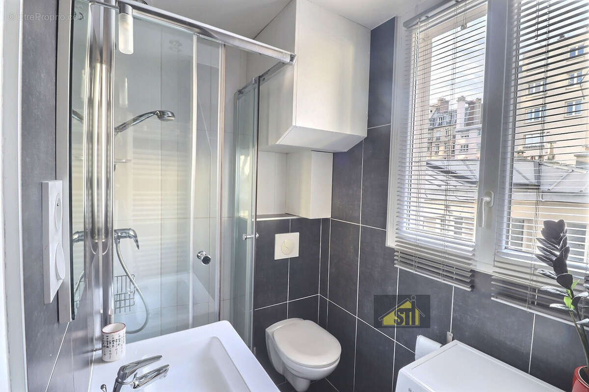 Appartement à PARIS-14E