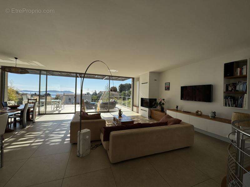 Maison à CARQUEIRANNE