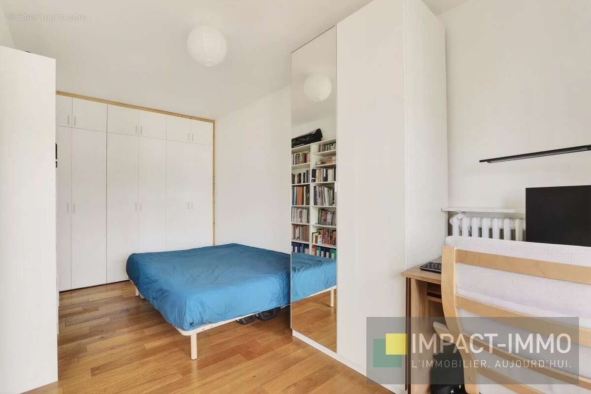 Appartement à COURBEVOIE