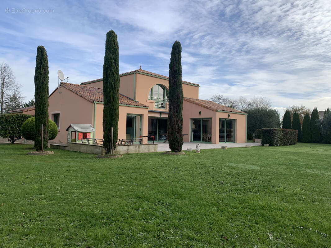 Maison à SAINT-PROUANT