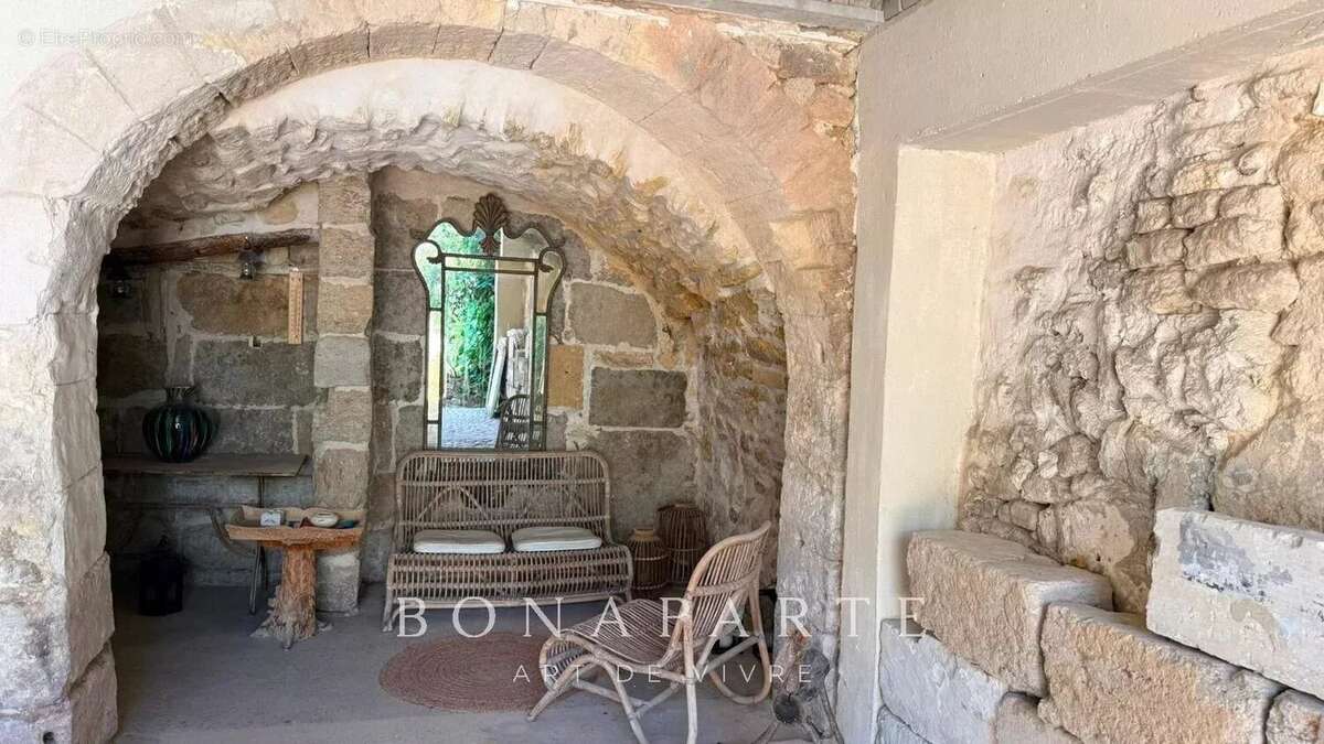 Proche de saint-remy-de-provence - maison de village  de caractere avec annexe - photo 10