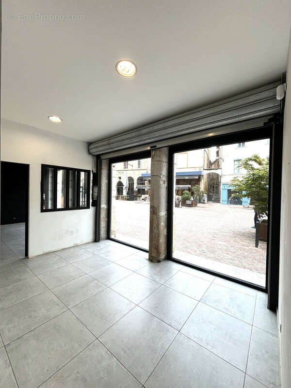 Commerce à ROMANS-SUR-ISERE