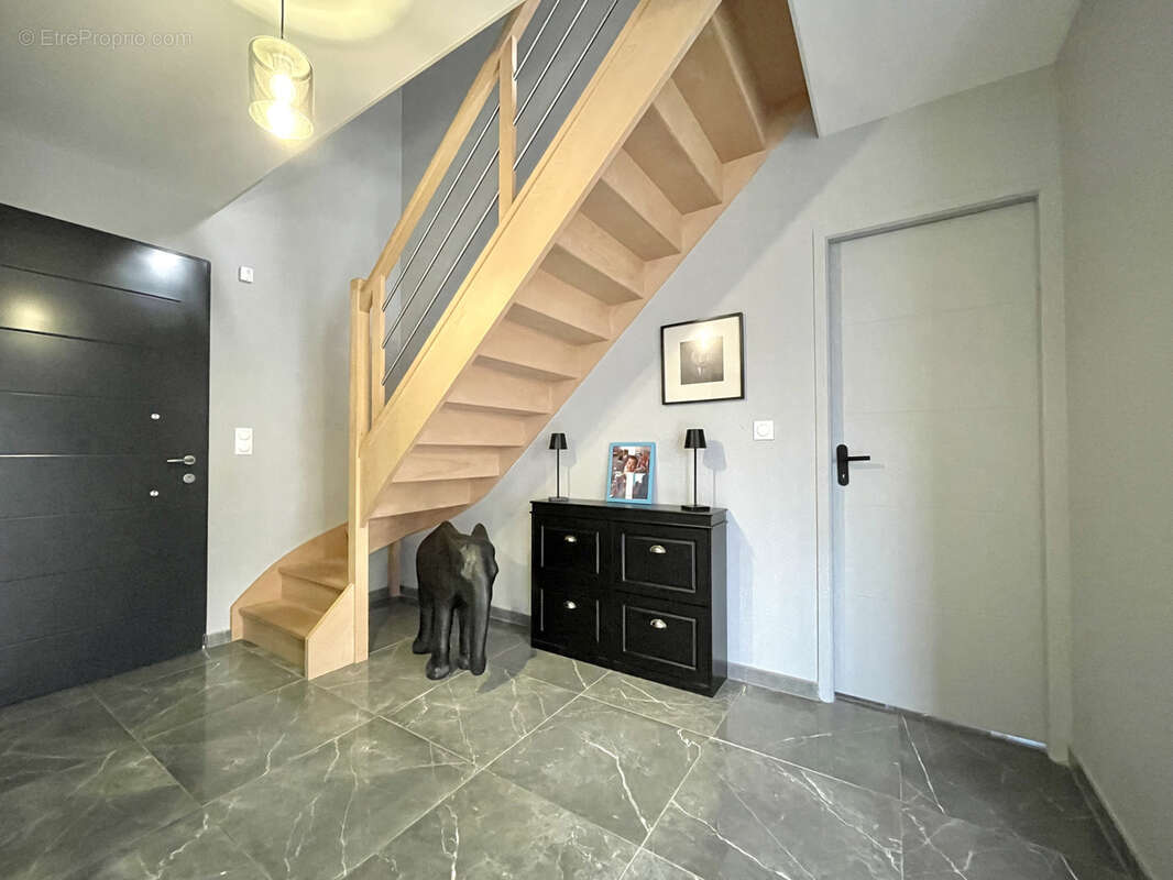 Maison à FONTAINE-HENRY