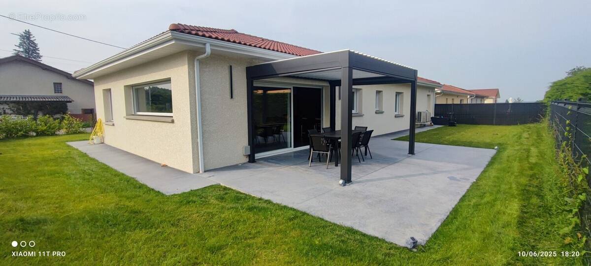 Maison à MONTREVEL-EN-BRESSE