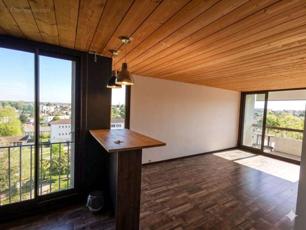 Appartement à BILLERE