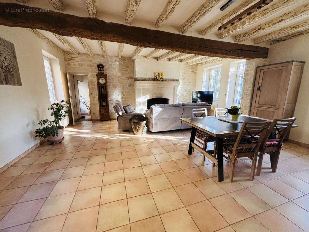 Maison à SAINT-DENIS-DE-PALIN