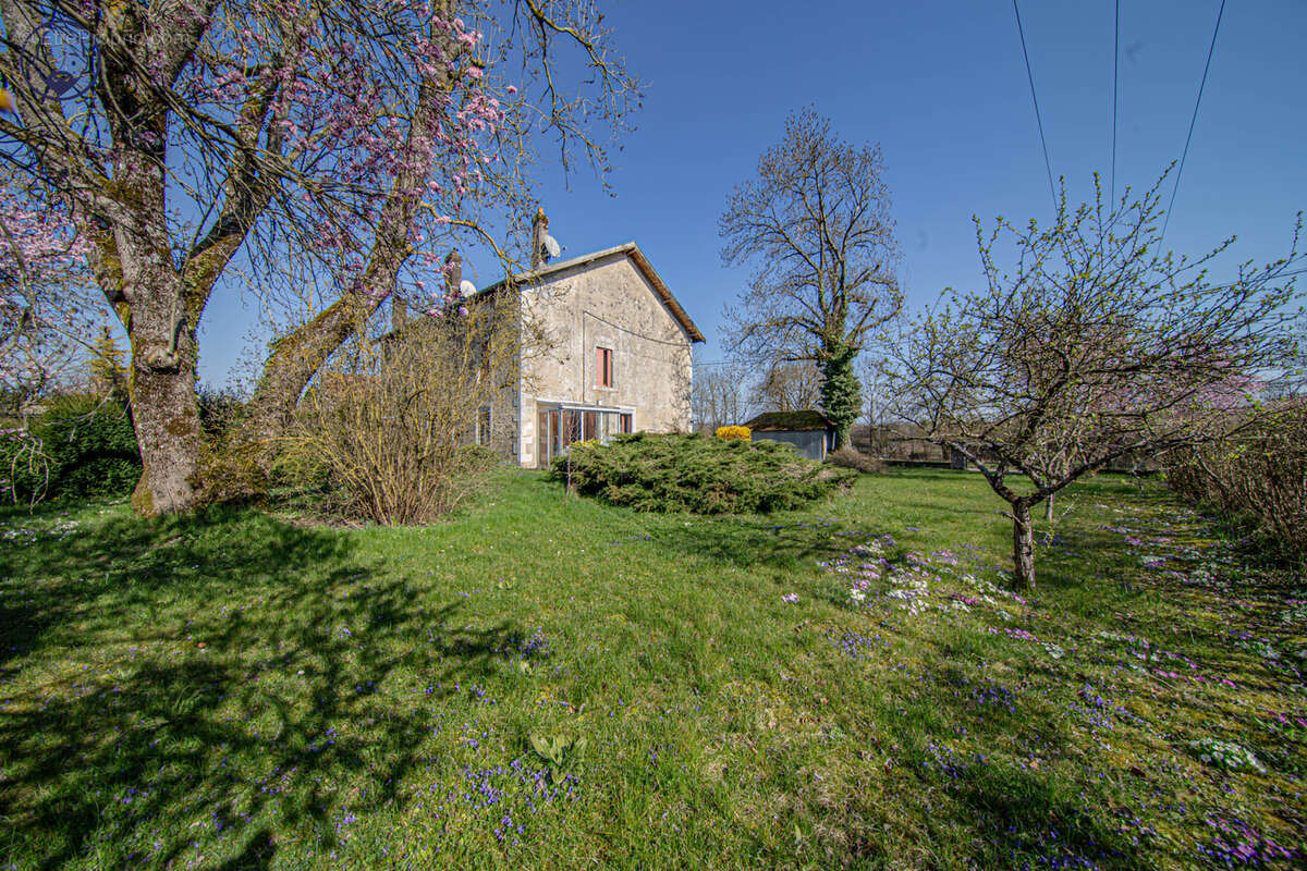 Appartement à VAUCOULEURS