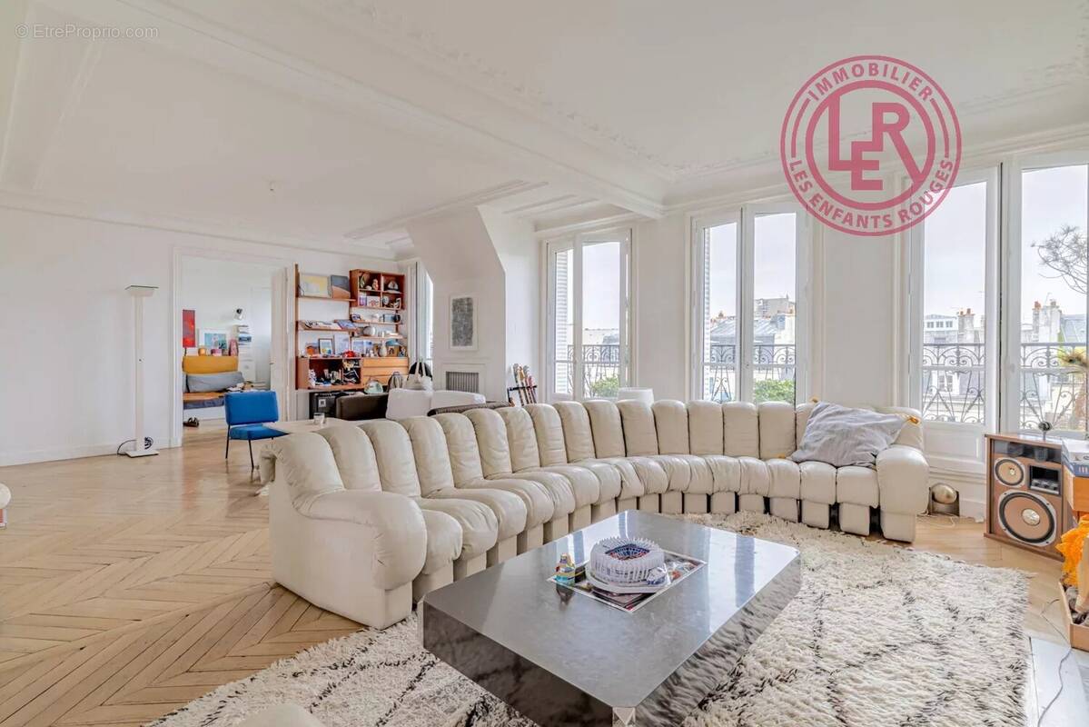 Appartement à PARIS-3E