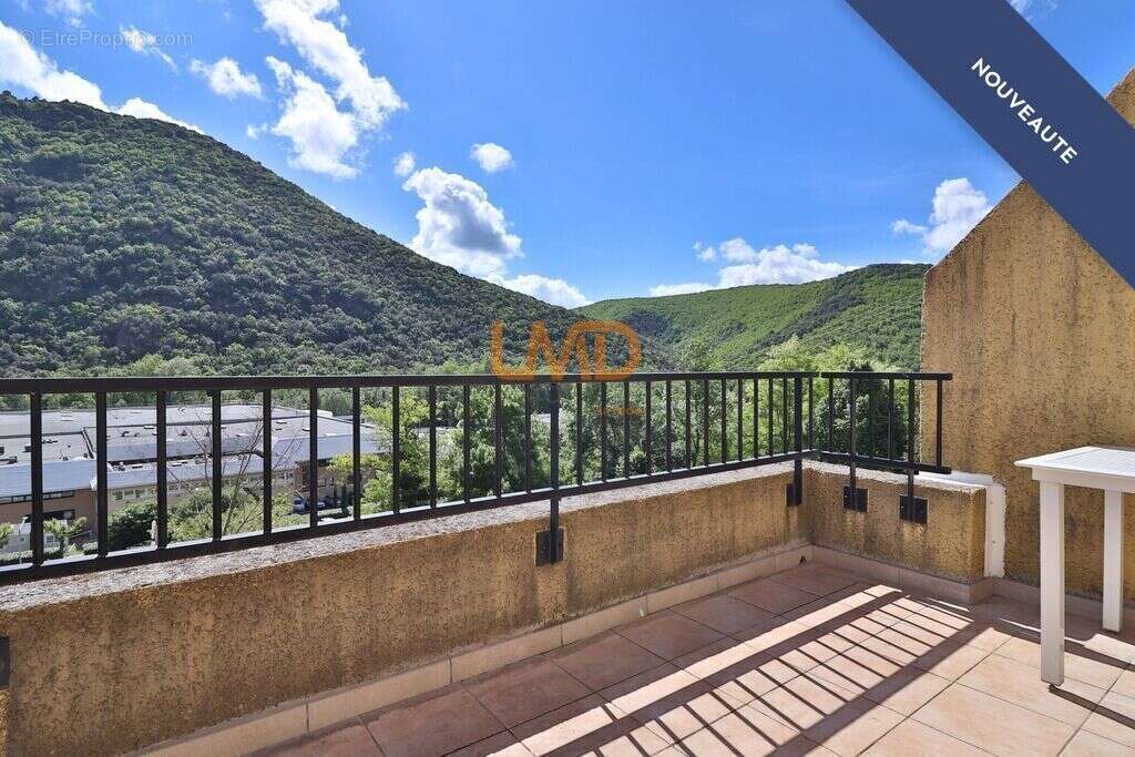 Appartement à AVENE