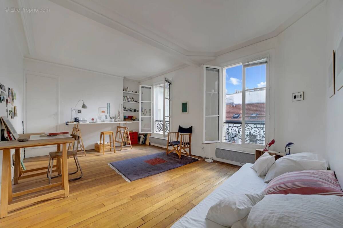 Appartement à PARIS-10E