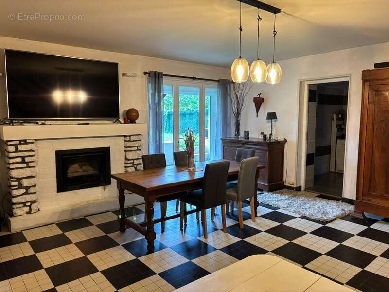 Maison à DANGE-SAINT-ROMAIN