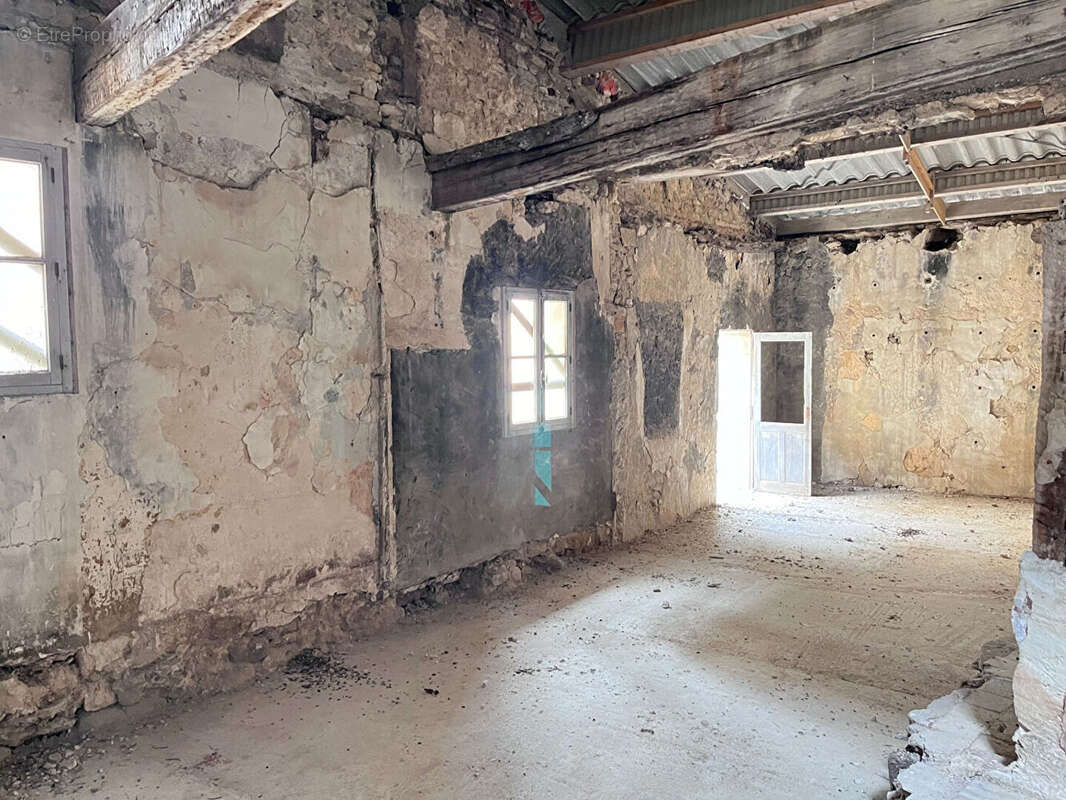 Photo 2 - Commerce à APT