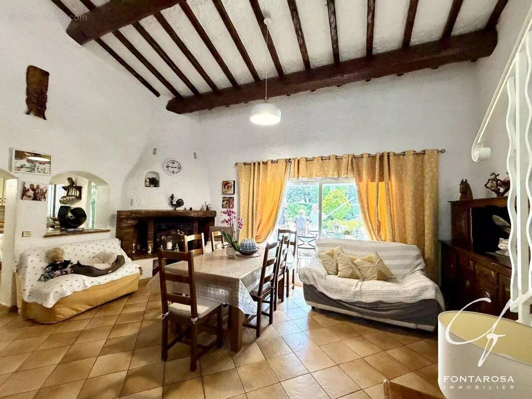 Maison à PUGET-SUR-ARGENS