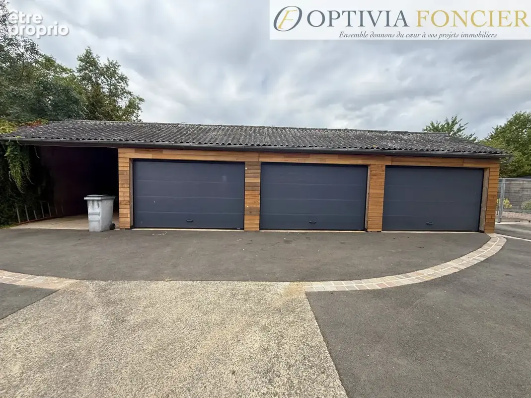 Propriété T7 395 m2 - 6 300 m2 de terrain - 5 garages - Piscine intérieure chauffée - photo 19