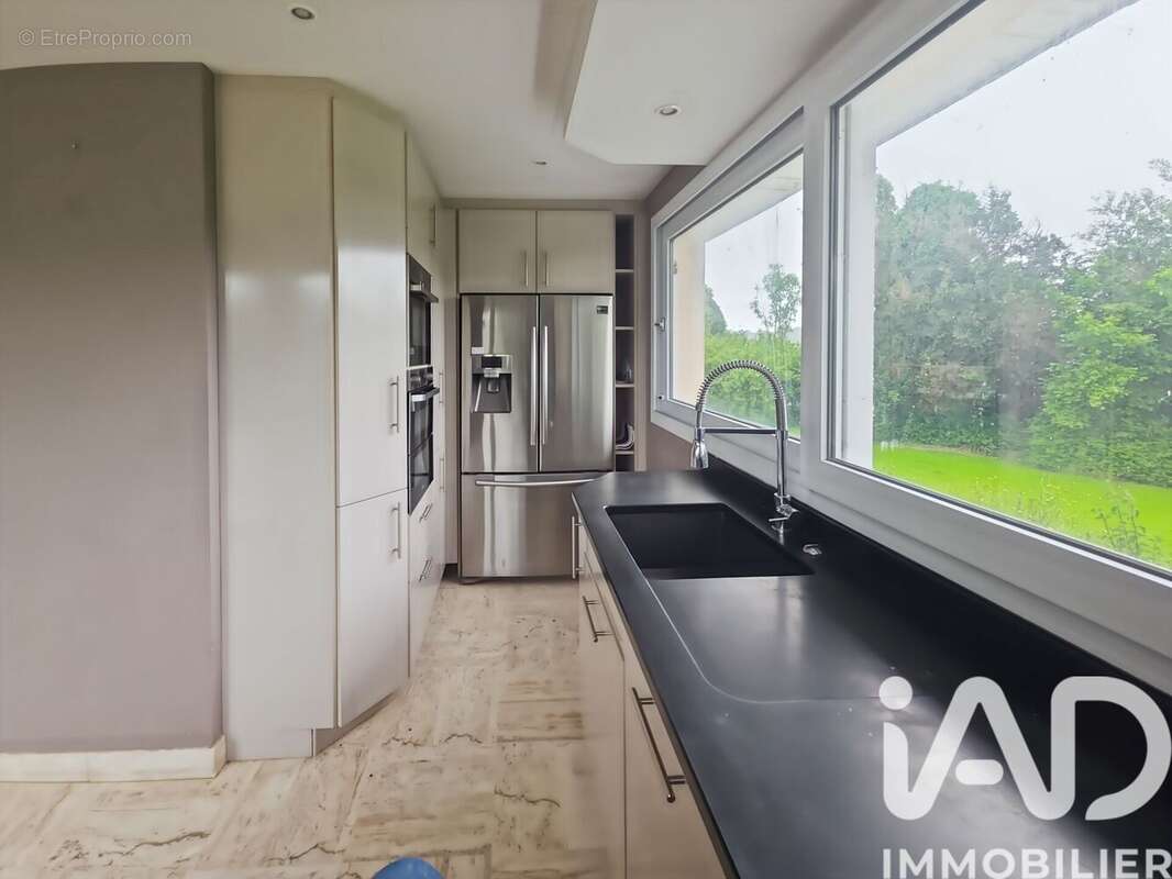 Maison 294 m² à Roncey  - photo 8