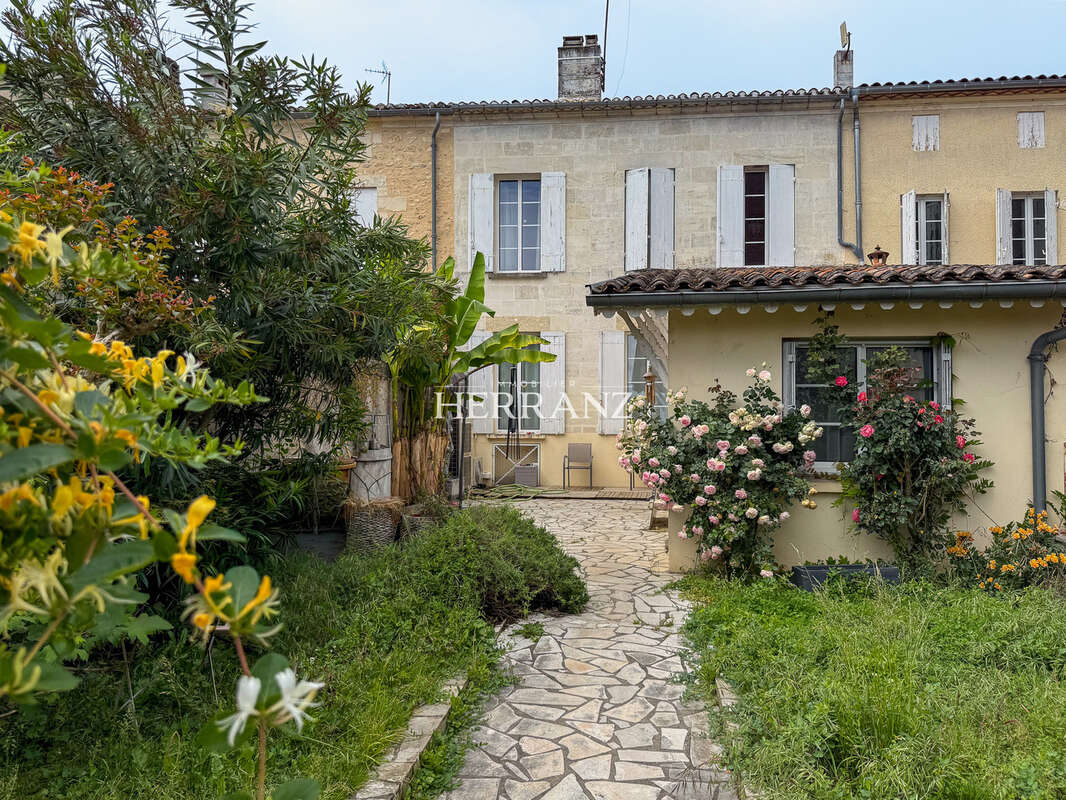 Maison à GUITRES