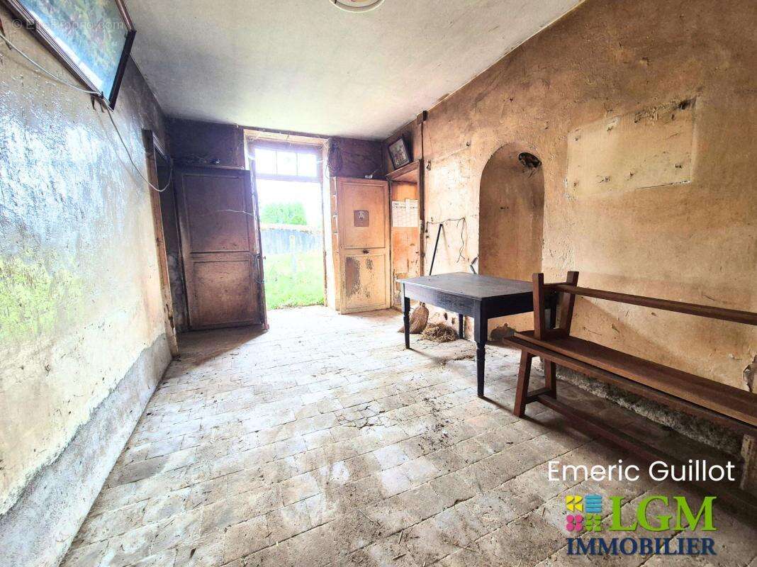  Longère à rénover avec fort potentiel - Ecurie - appentis - Greniers - Cave - Périgny (41100) - photo 8