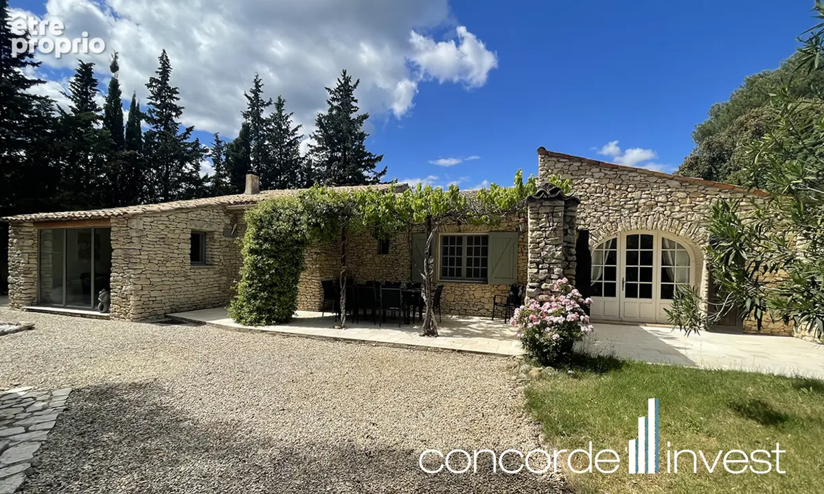 Magnifique propriété en pierre sèche, sur un terrain paysagé de 4200 m2. - photo 1