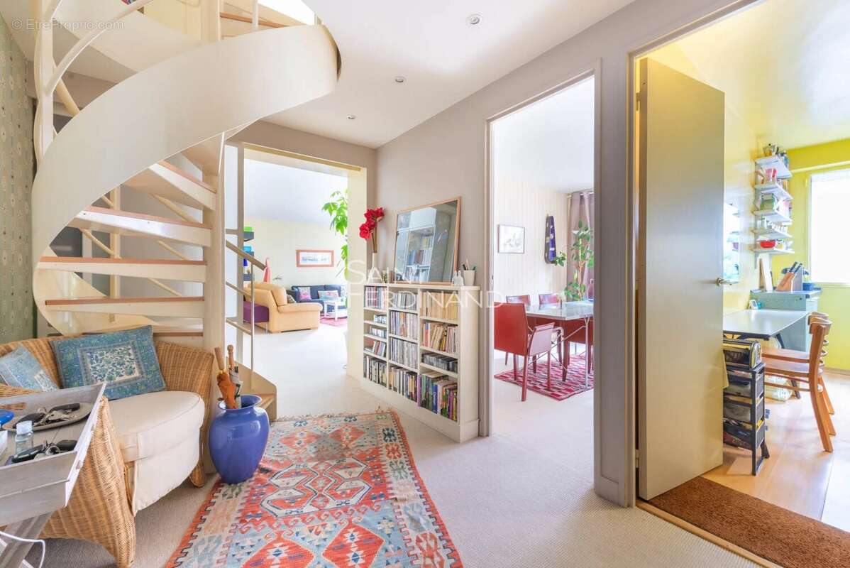 Appartement à PARIS-15E