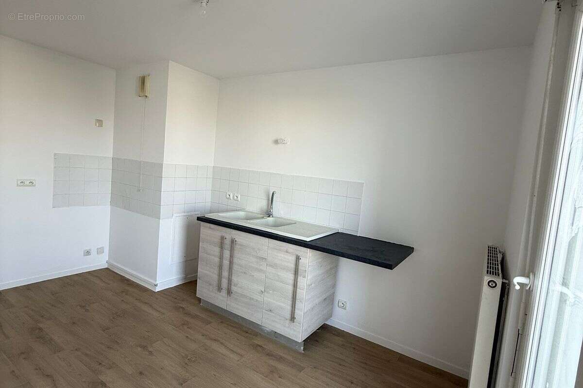T3 de 71.71 m² à Saint-Priest, Carré Rostand au prix de vente de 146 600 € - photo 3