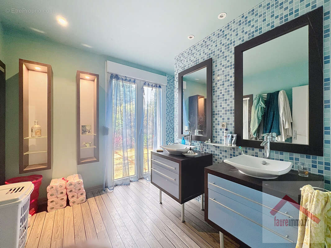 Maison à PERPEZAC-LE-NOIR