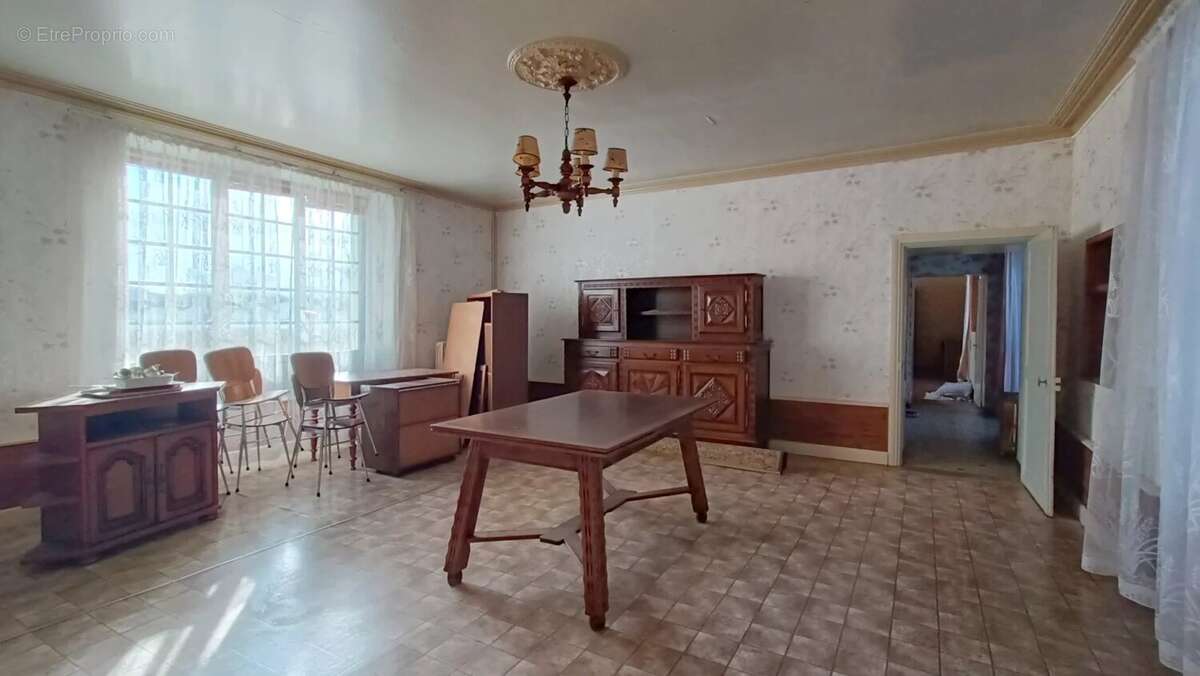 Maison à NEUVILLE-DE-POITOU