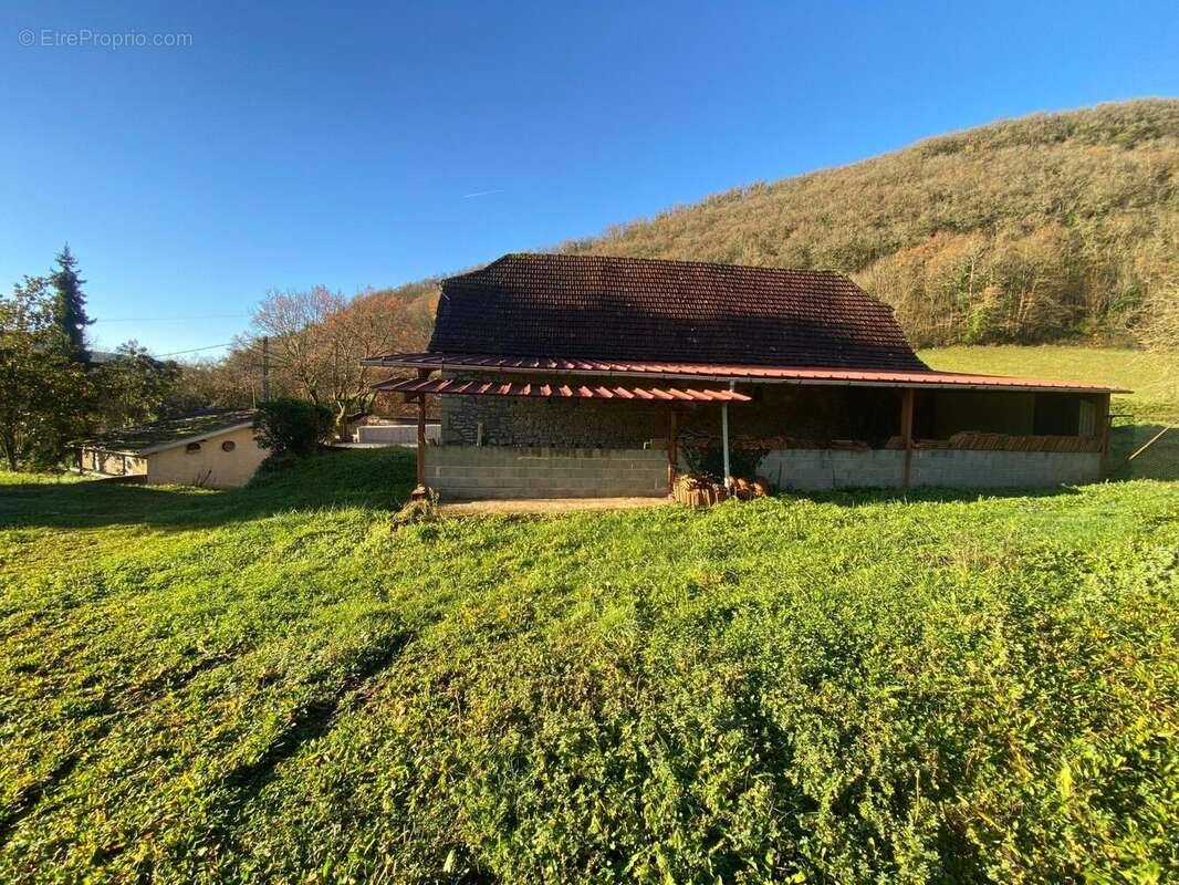 Maison 160 m² à Larroque-Toirac  - photo 4