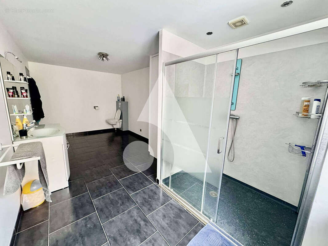 Maison à NEUFCHATEAU