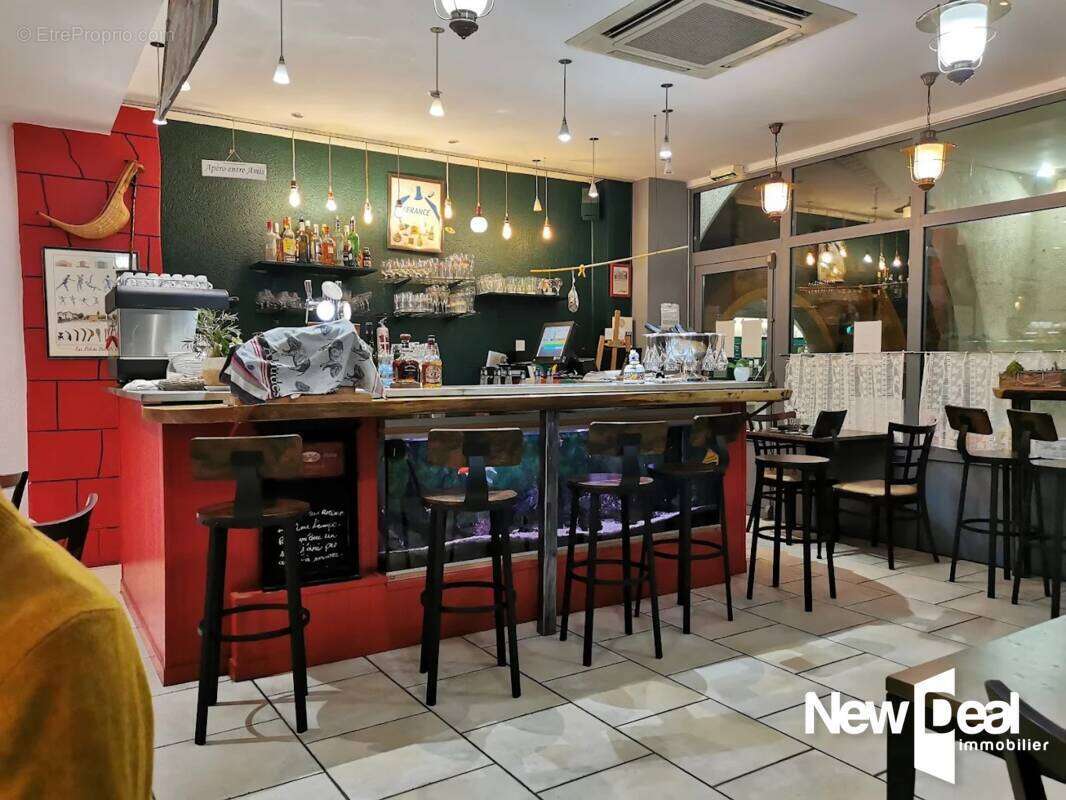 Restaurant en coeur de ville (murs et fonds) - photo 4