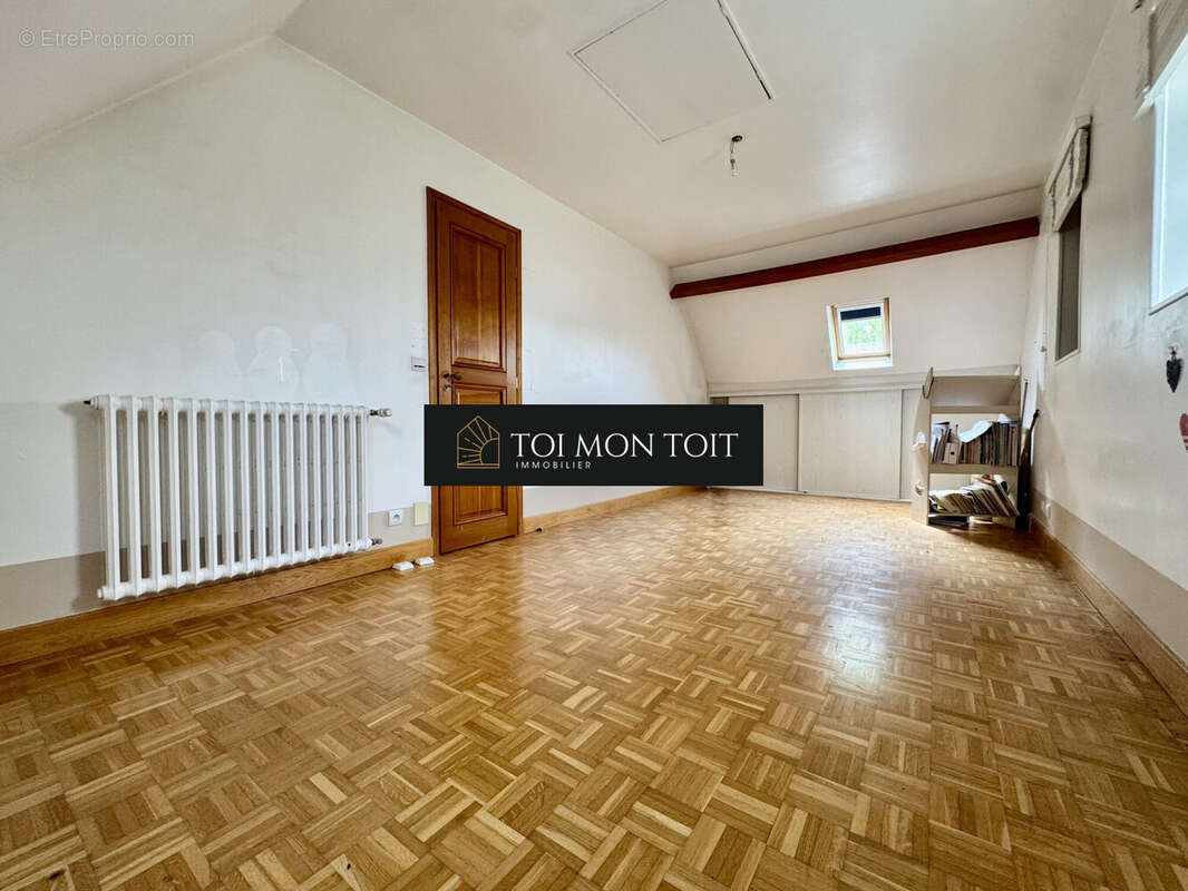 Maison 170 m² à Plailly  - photo 8