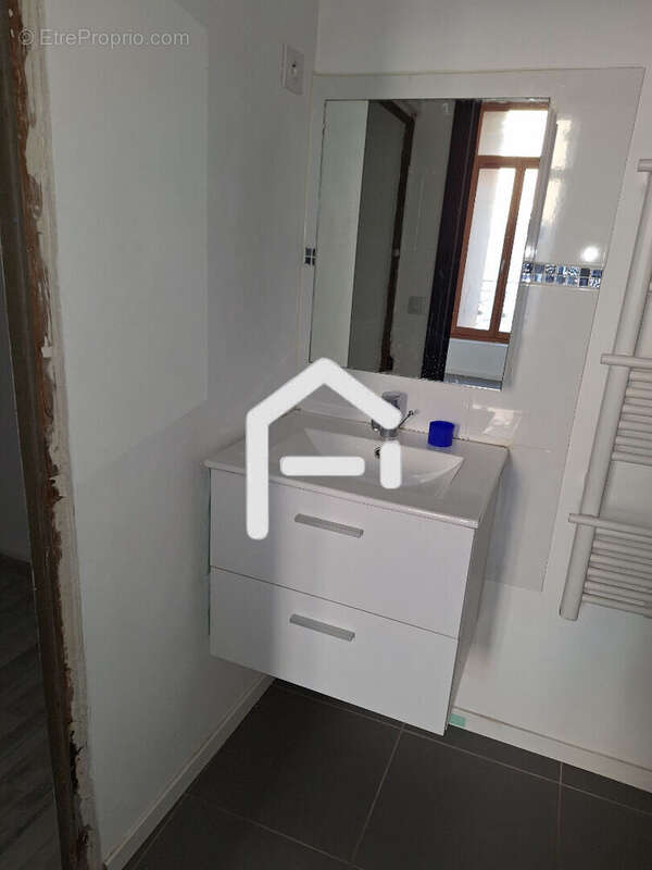 Appartement à POUSSAN