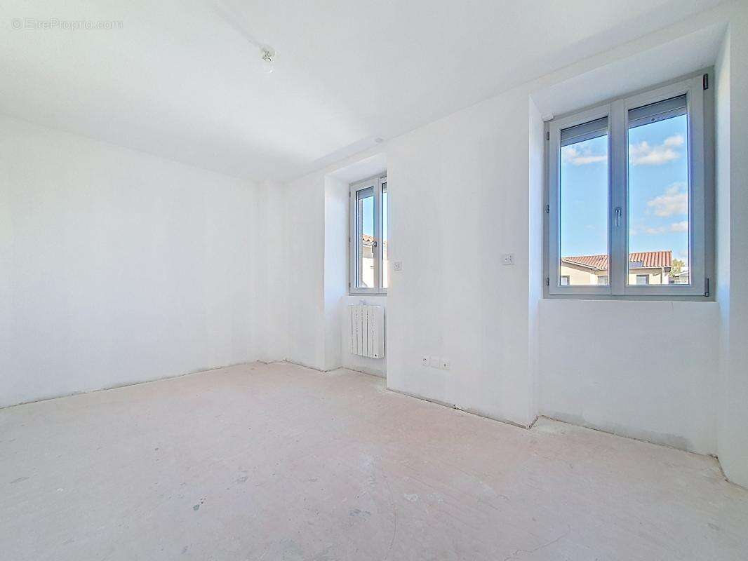 Appartement à VILLETTE-DE-VIENNE