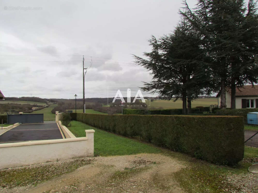 Maison à TAIZE-AIZIE
