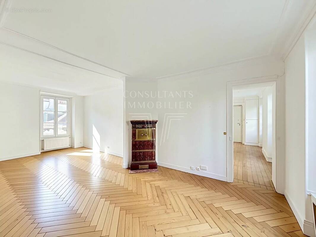 Appartement à NEUILLY-SUR-SEINE