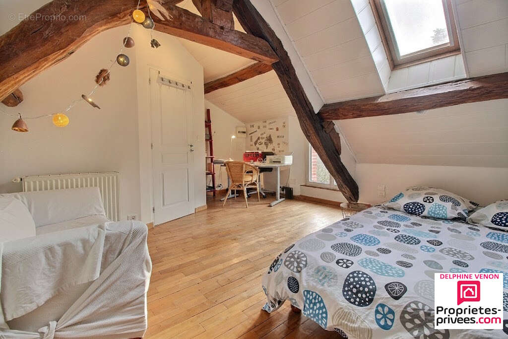 Exclusivité - Longère rénovée à 2 pas du futur lycée sur un terrain de 1100 m² à  Chateauneuf Sur Loire - photo 13