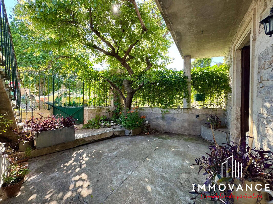 Appartement à SAINT-BAUZILLE-DE-MONTMEL