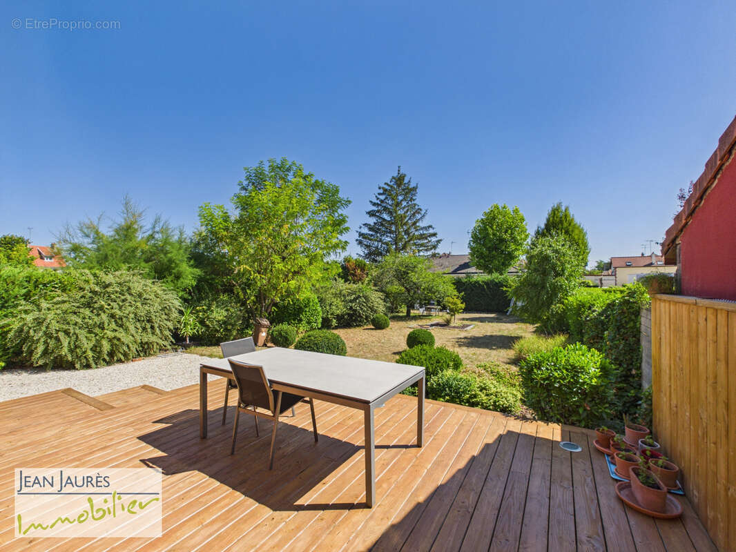 SAINTE-SAVINE   Maison familiale de charme, 4 chambres et beaux volumes ! - photo 2