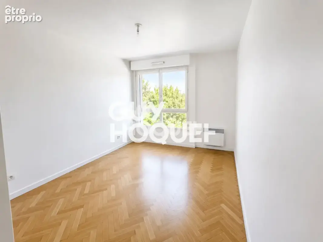 Beau grand 2 pièces récent avec balcon et parking - photo 3