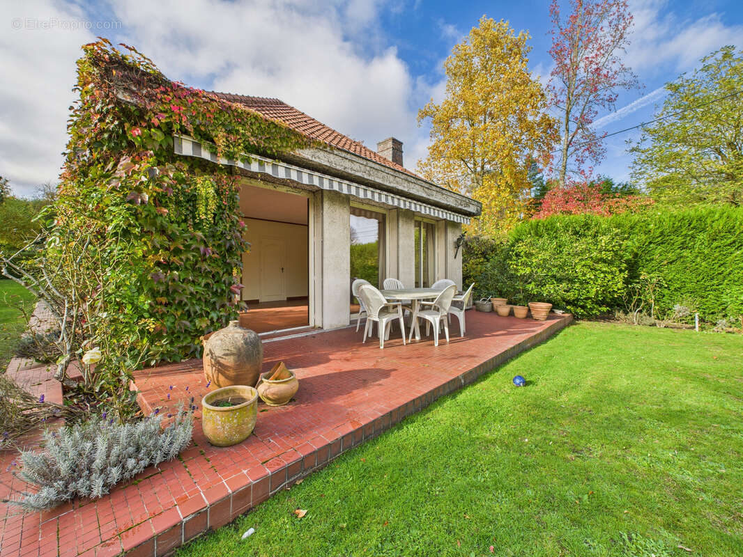 Maison à LA CELLE-SAINT-CLOUD