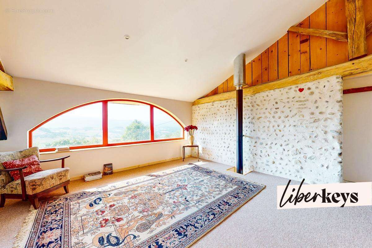 Deux maisons de charme, 7 chambres, dépendances, panneaux solaires, source, vue Vercors et potentiel gîte exceptionnel. Un bien  - photo 6