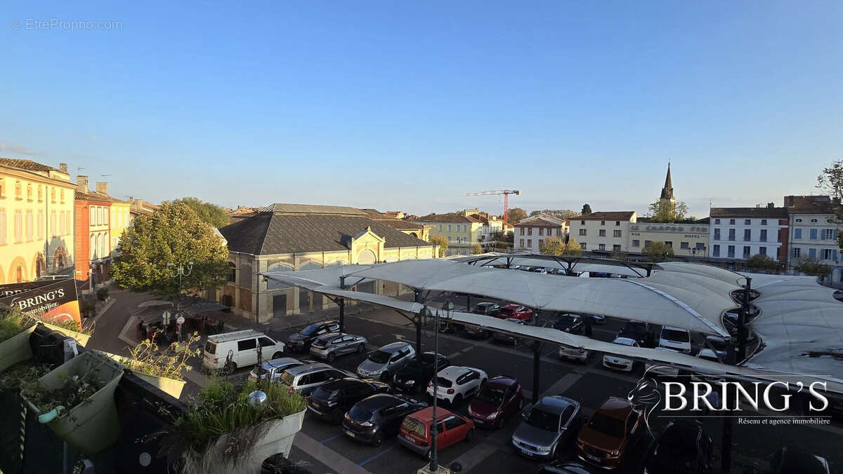 Vue sur la place des récollets. - Appartement à MOISSAC