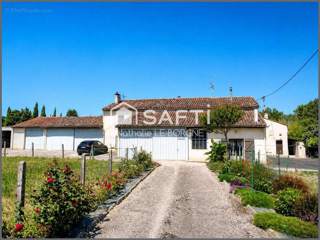 Maison 235 m² à Castres  - photo 2