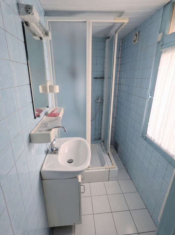 Maison 3 pièces de 42 m² avec grand garage individuel. - photo 5