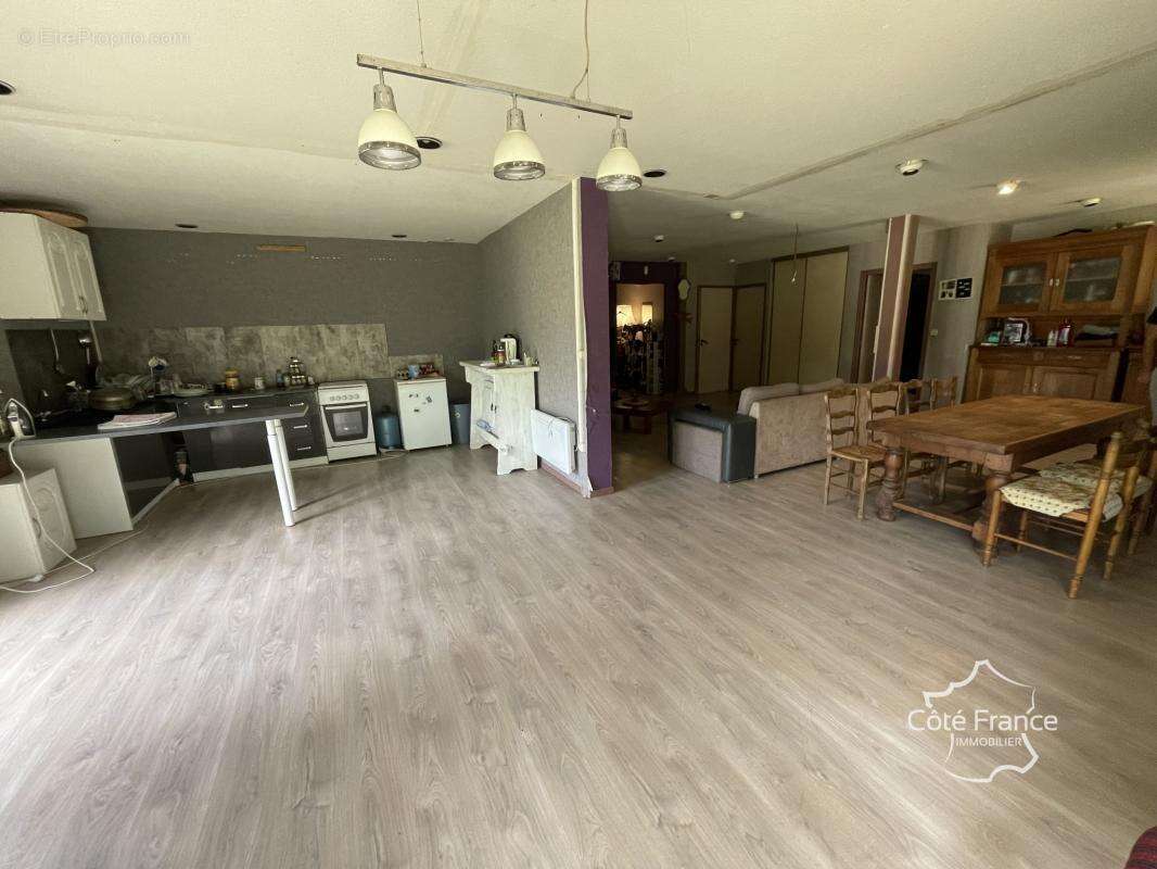 Appartement à PEYRAT-DE-BELLAC