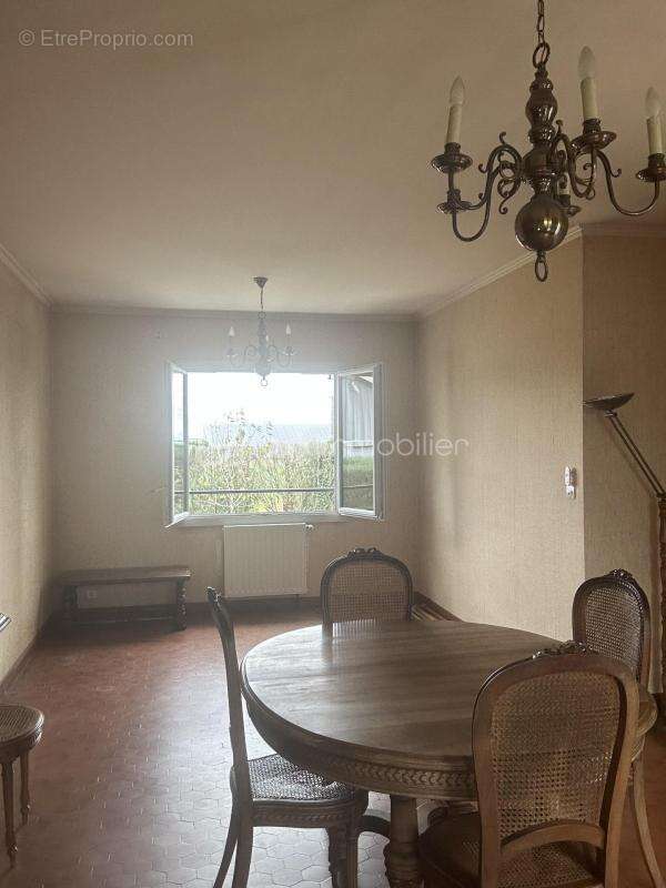 Maison à VILLEBAROU