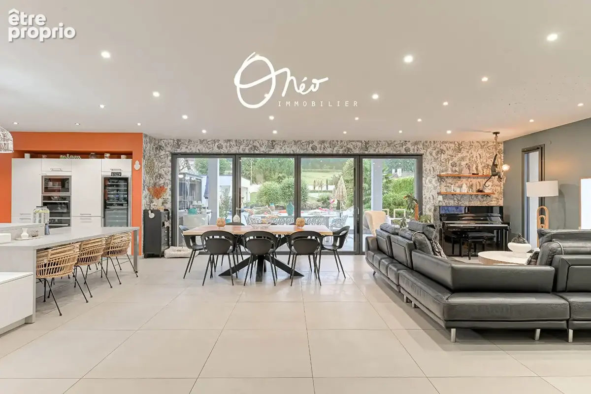 Coeur village - Villa contemporaine de 282 m2 sur sa parcelle de 2148 m2 - photo 8
